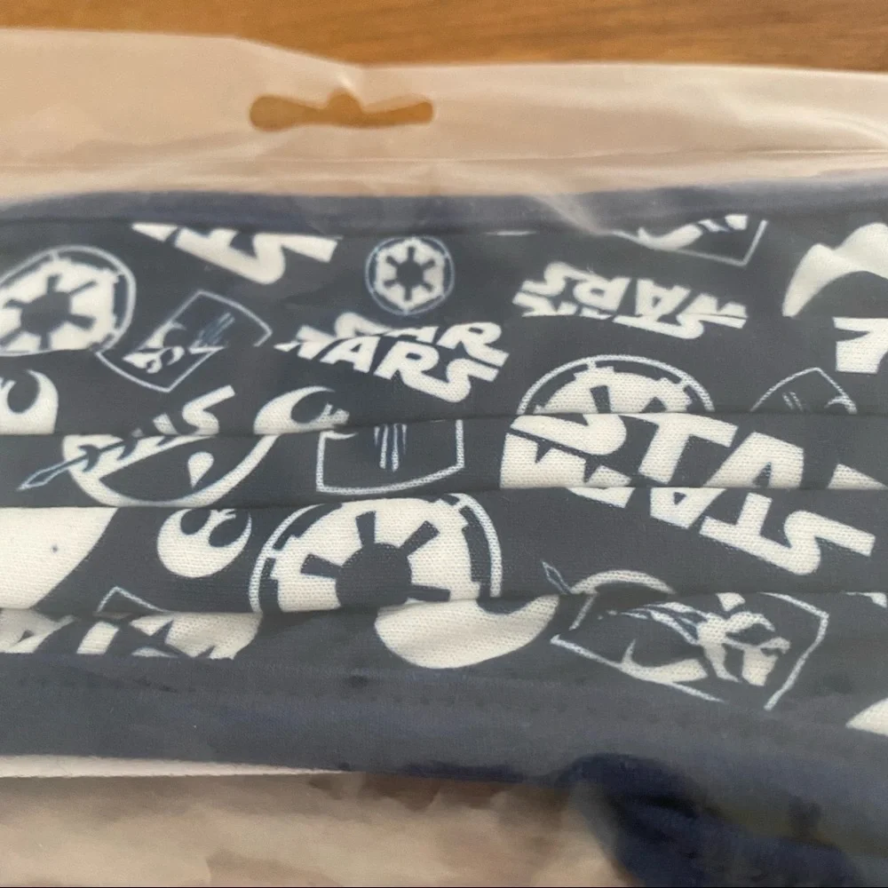Disney Parks Star Wars Adult Face Mask Blue and White Size L Cloth NEW Sealed